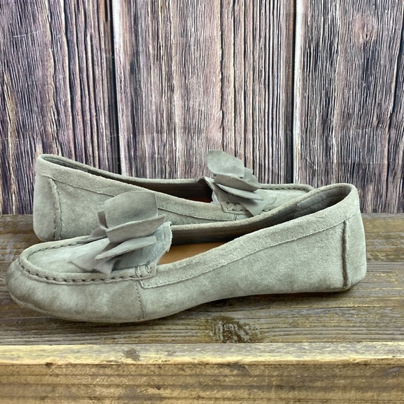 Women's UGG Australia Lilliana Grey Fixed Bow Suede Flats loafers - Picture 6 of 11